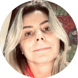 Dione Fátima Antoniazzi